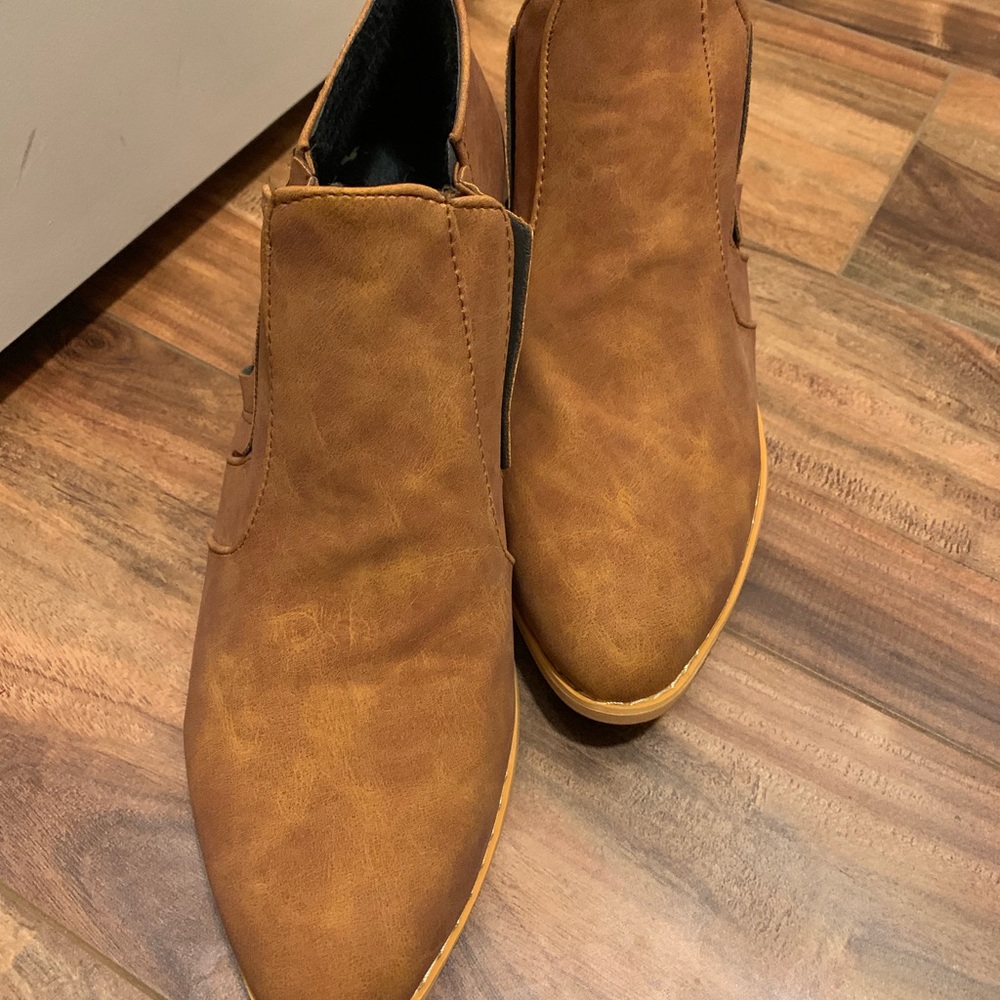 BOOTIES - Picture 2 of 4